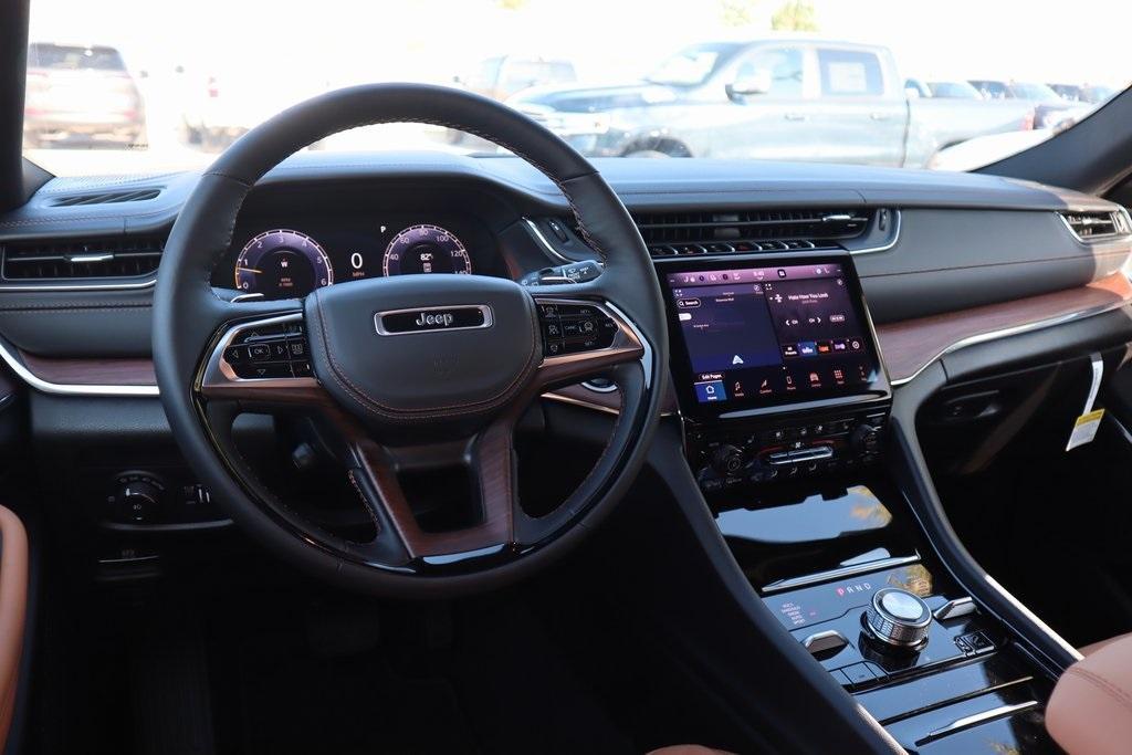 new 2025 Jeep Grand Cherokee car, priced at $56,100