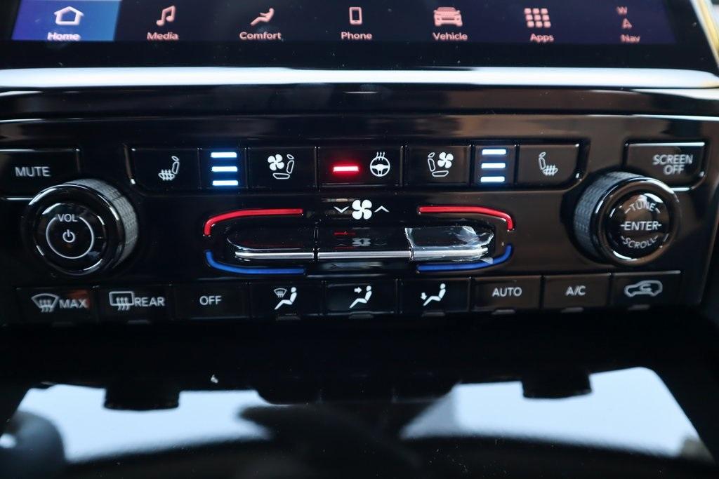 new 2025 Jeep Grand Cherokee car, priced at $56,100