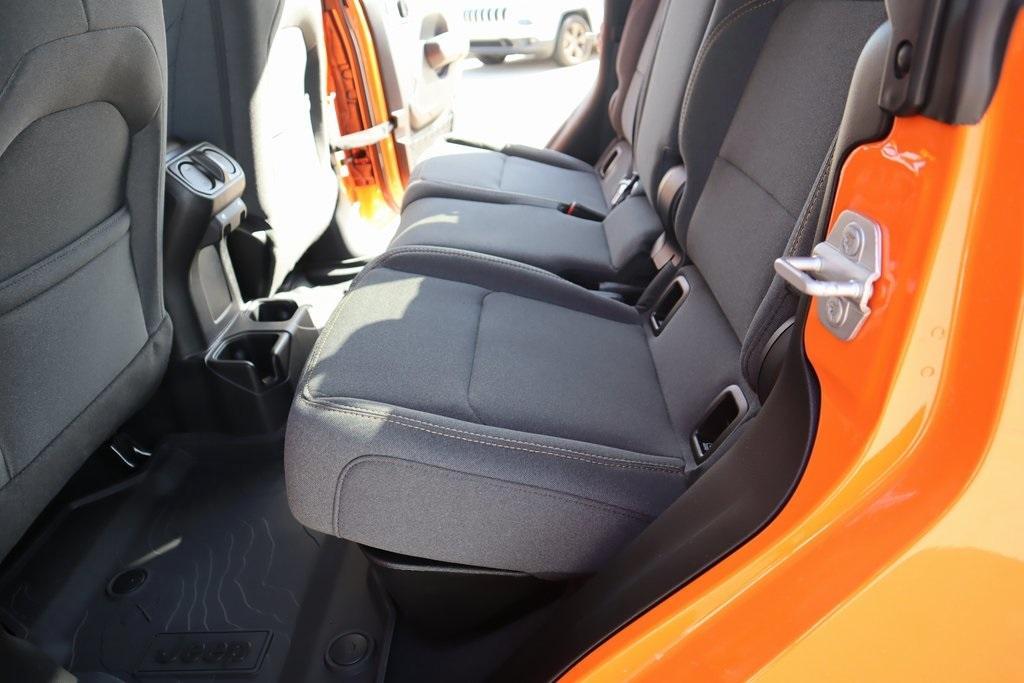 new 2025 Jeep Gladiator car, priced at $42,422