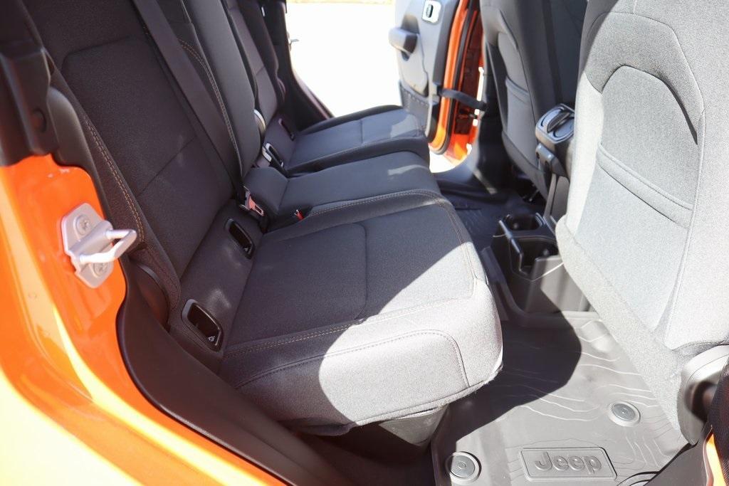new 2025 Jeep Gladiator car, priced at $42,422