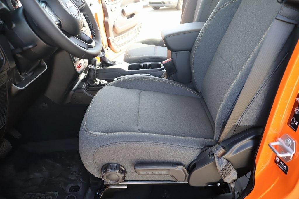 new 2025 Jeep Gladiator car, priced at $42,422