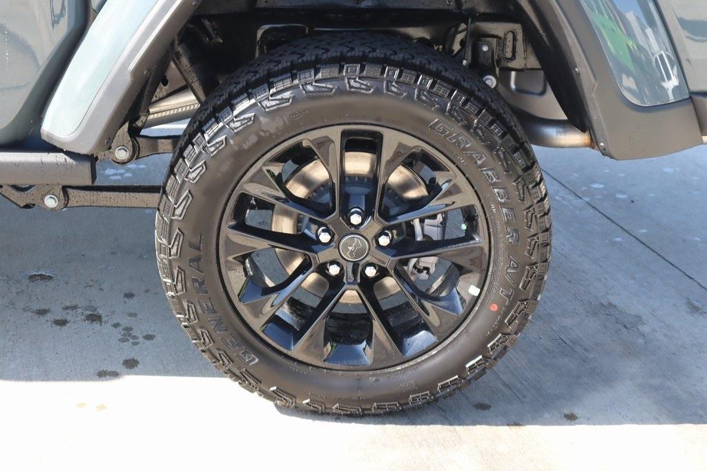 new 2025 Jeep Gladiator car, priced at $36,842