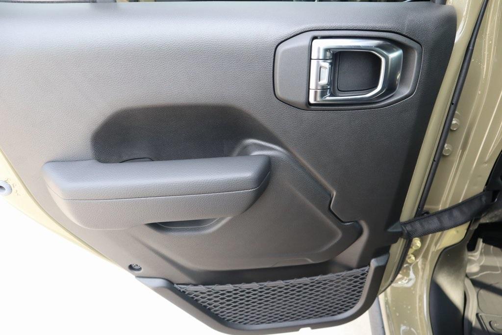 new 2025 Jeep Wrangler car, priced at $52,692