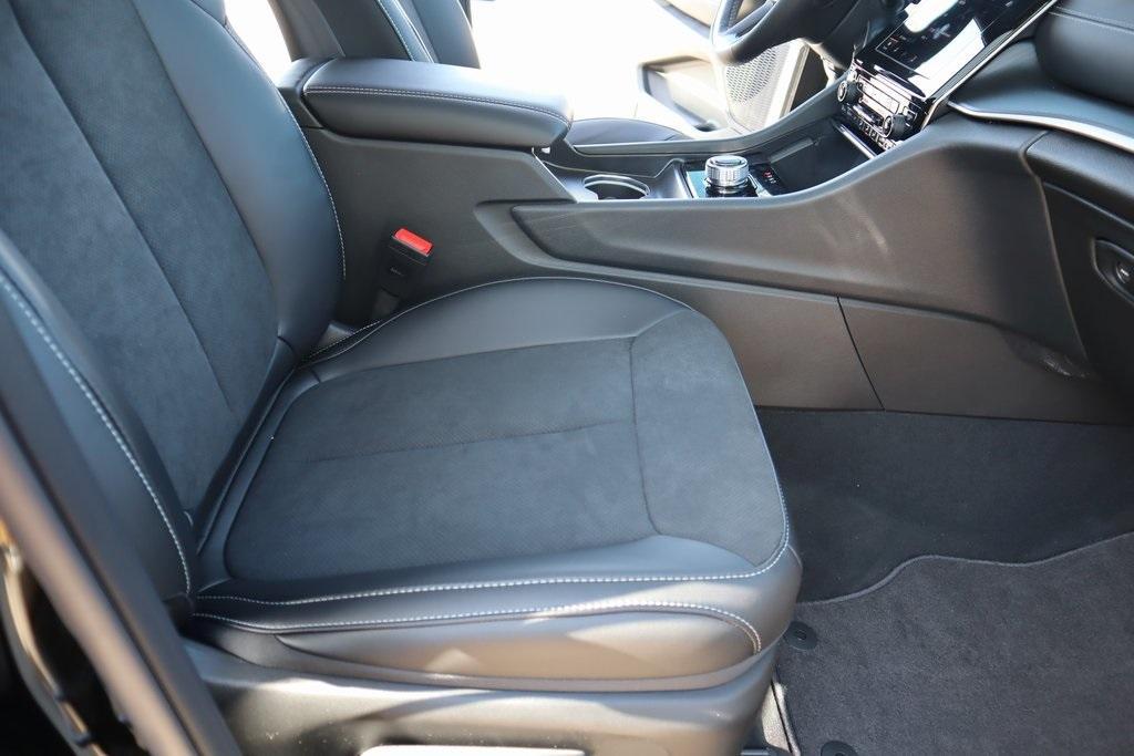 new 2025 Jeep Grand Cherokee L car, priced at $39,286