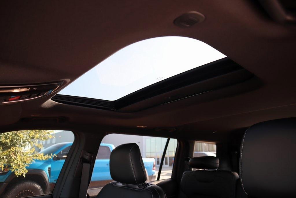 new 2025 Jeep Grand Cherokee L car, priced at $39,286