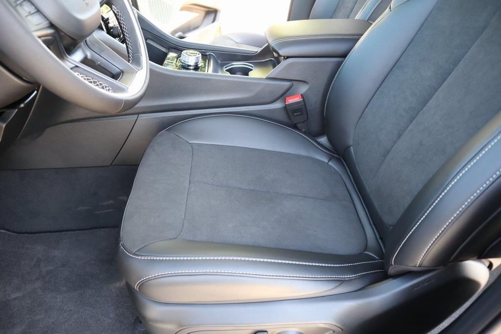 new 2025 Jeep Grand Cherokee L car, priced at $39,286
