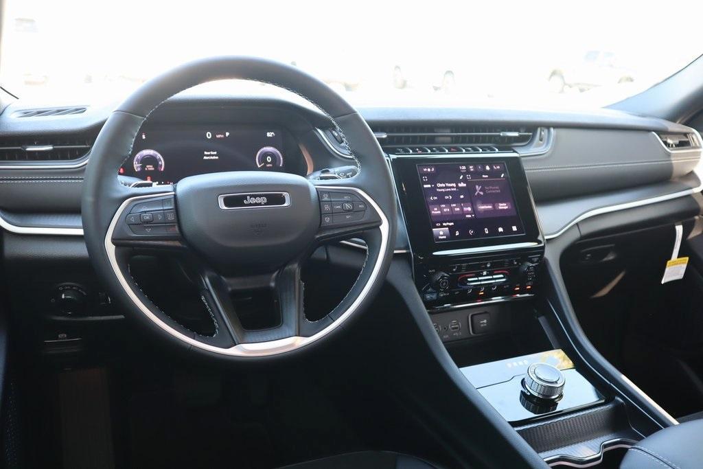 new 2025 Jeep Grand Cherokee L car, priced at $39,286