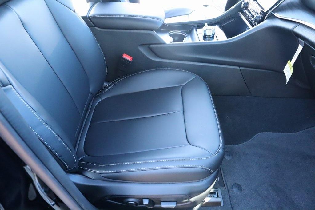 new 2025 Jeep Grand Cherokee car, priced at $42,926