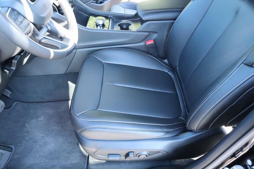 new 2025 Jeep Grand Cherokee car, priced at $42,926