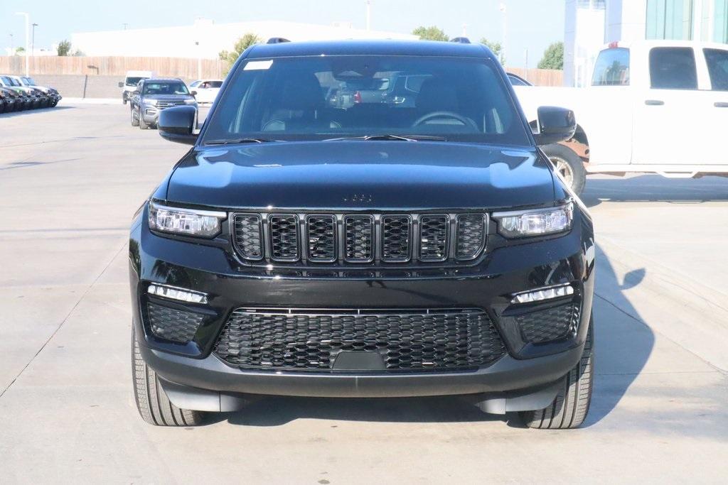 new 2025 Jeep Grand Cherokee car, priced at $42,926