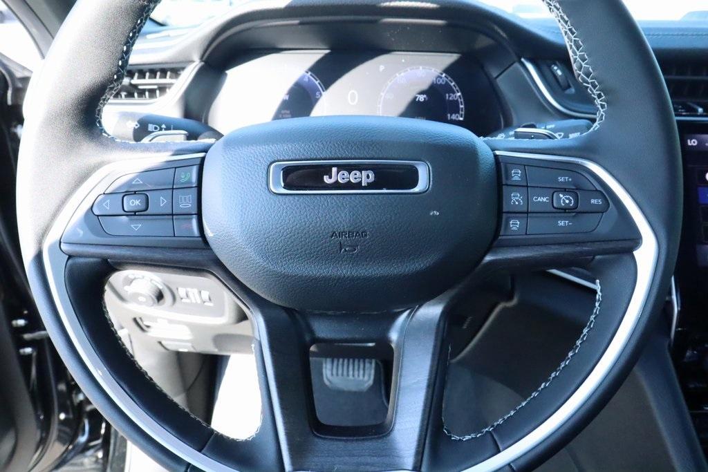 new 2025 Jeep Grand Cherokee car, priced at $42,926