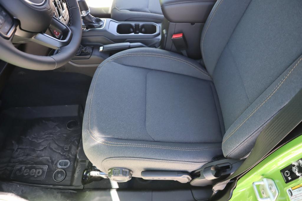 new 2025 Jeep Wrangler car, priced at $47,812