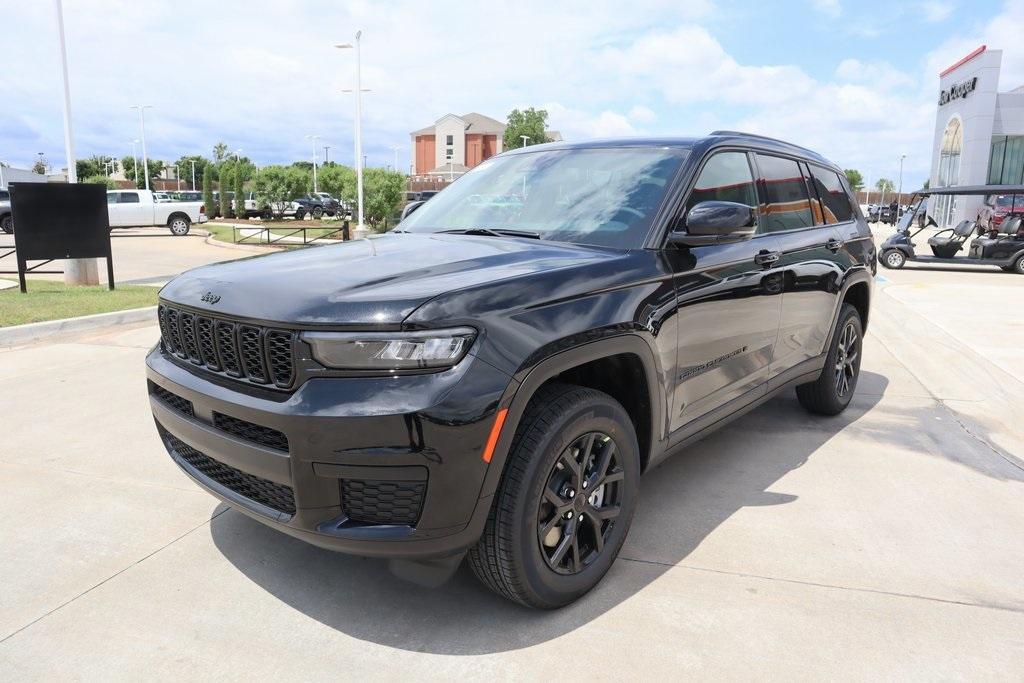 new 2025 Jeep Grand Cherokee L car, priced at $40,901