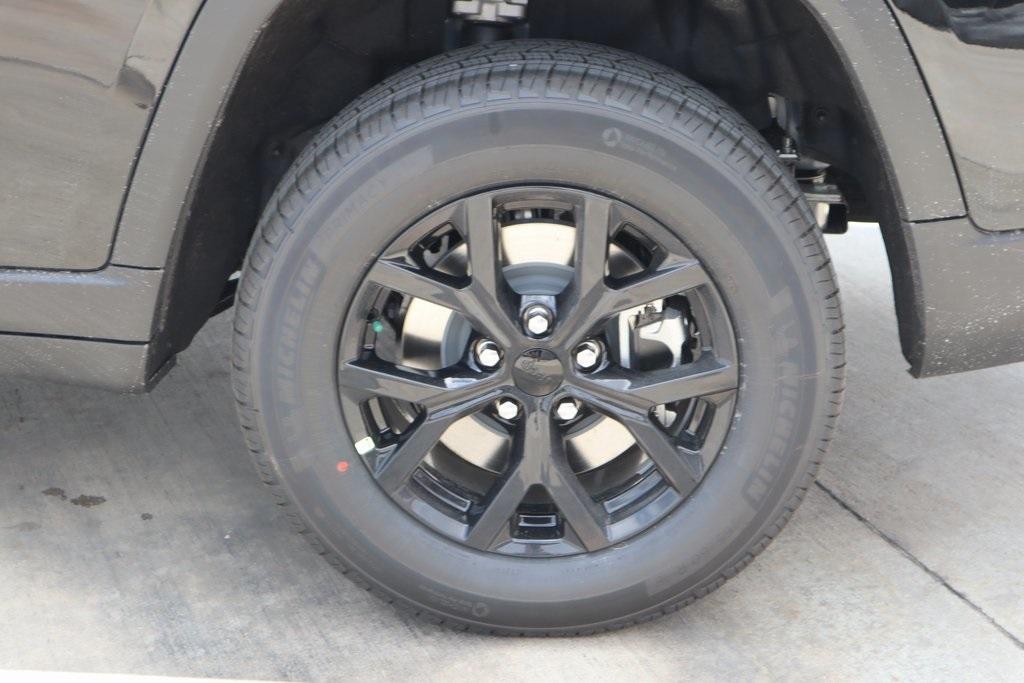 new 2025 Jeep Grand Cherokee L car, priced at $40,901