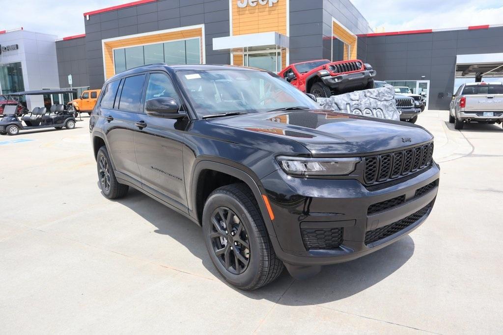 new 2025 Jeep Grand Cherokee L car, priced at $40,901