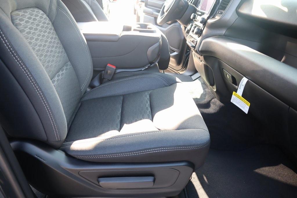 new 2025 Ram 1500 car, priced at $45,624