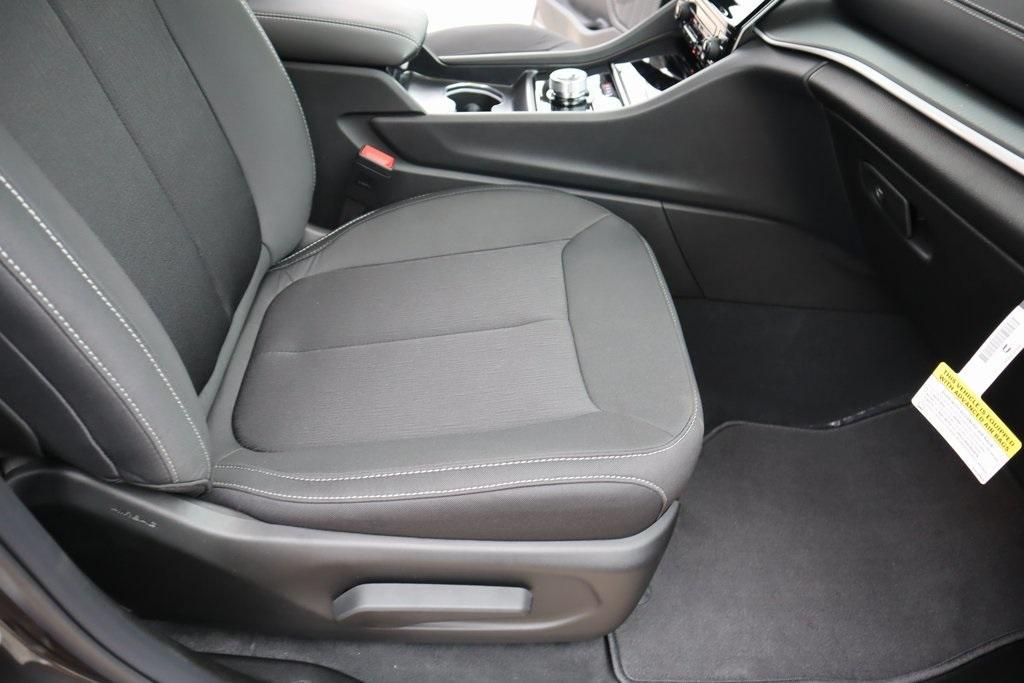 new 2025 Jeep Grand Cherokee L car, priced at $37,453