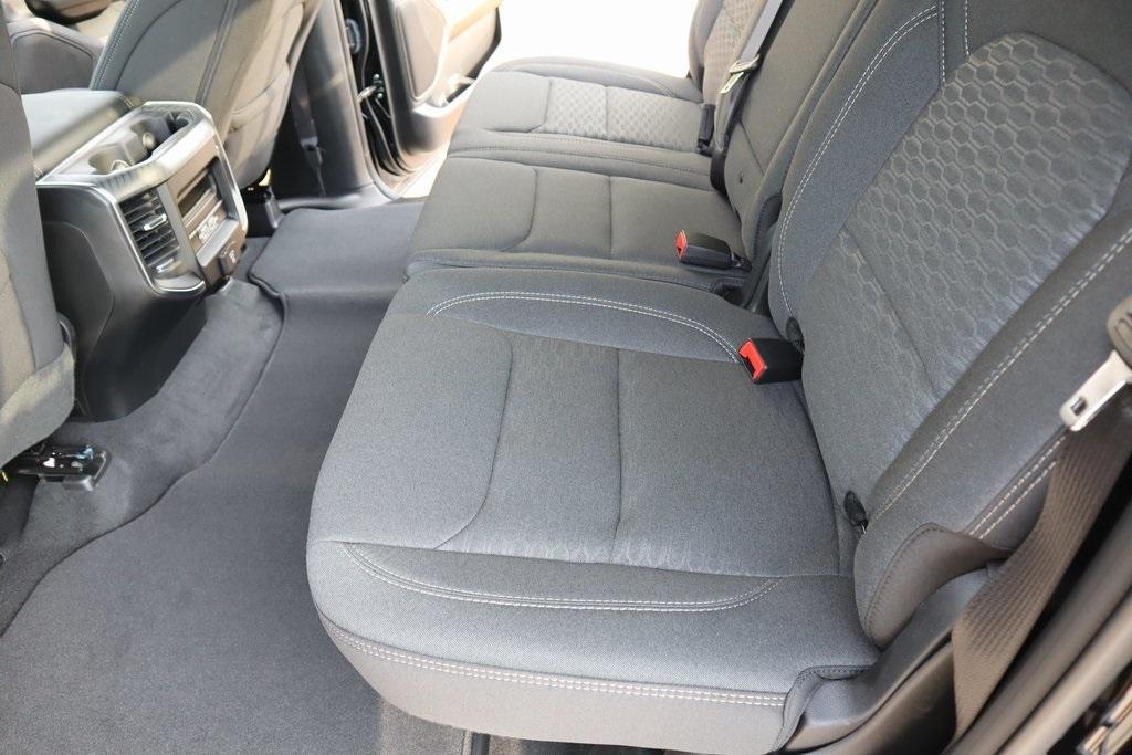 new 2025 Ram 1500 car, priced at $47,324