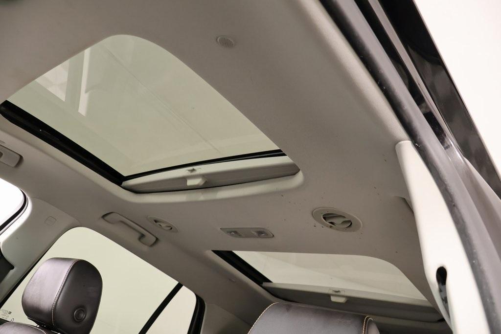 used 2021 Chevrolet Traverse car, priced at $27,072