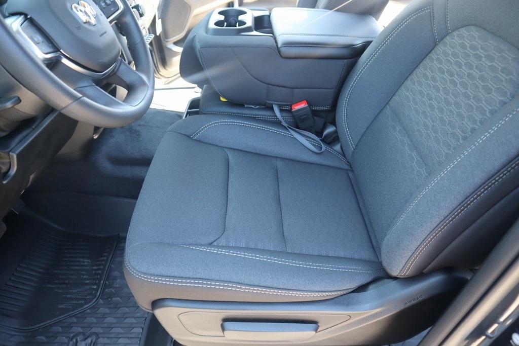 new 2025 Ram 1500 car, priced at $41,620