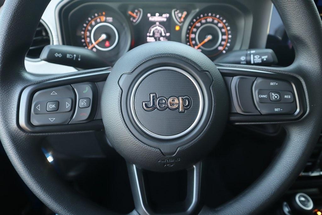 new 2025 Jeep Gladiator car, priced at $37,742