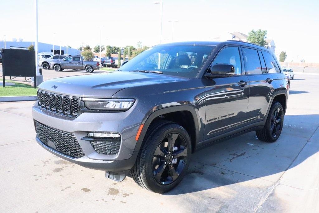 new 2025 Jeep Grand Cherokee car, priced at $49,574