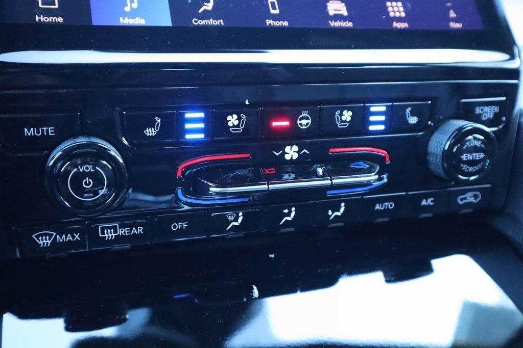 new 2025 Jeep Grand Cherokee car, priced at $49,574