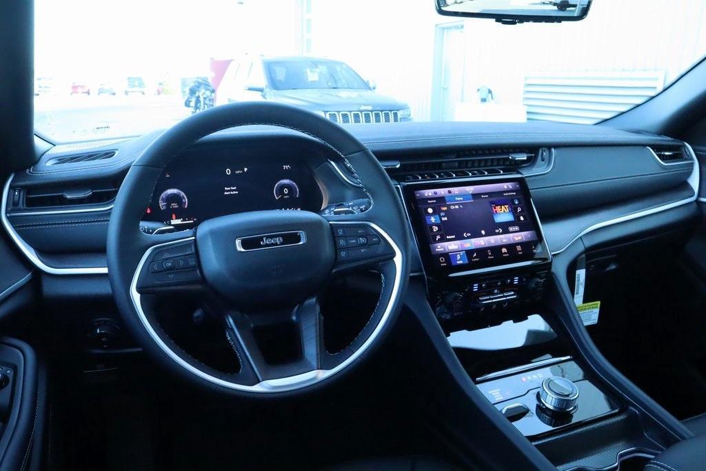 new 2025 Jeep Grand Cherokee car, priced at $49,574