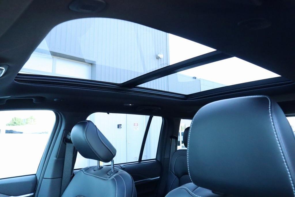 new 2025 Jeep Grand Cherokee car, priced at $49,574