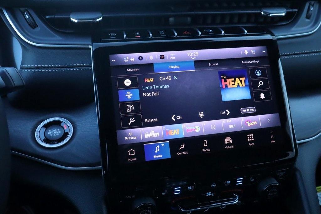 new 2025 Jeep Grand Cherokee car, priced at $49,574