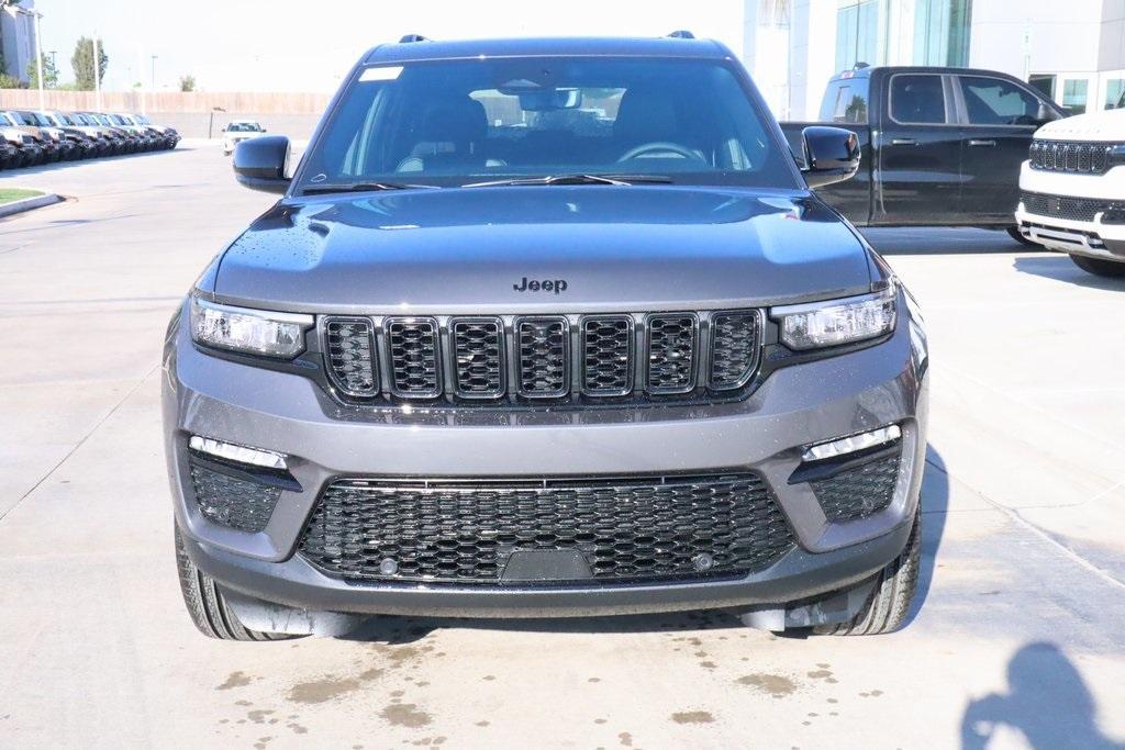 new 2025 Jeep Grand Cherokee car, priced at $49,574