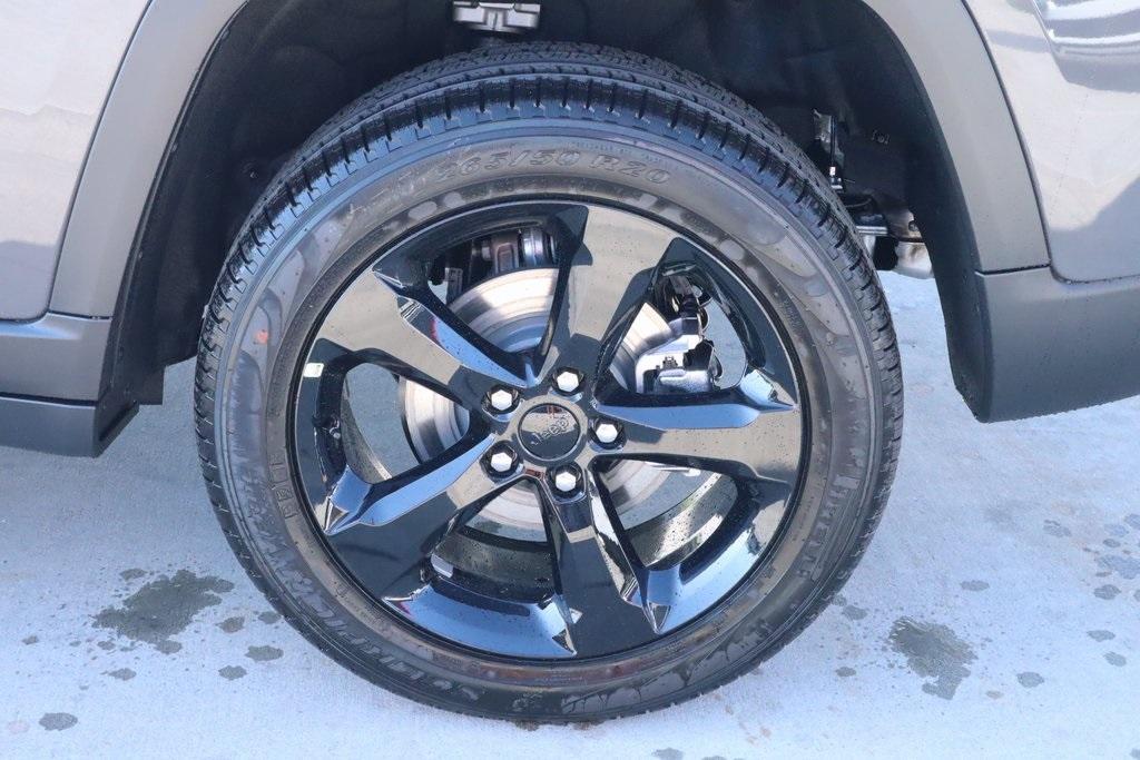new 2025 Jeep Grand Cherokee car, priced at $49,574