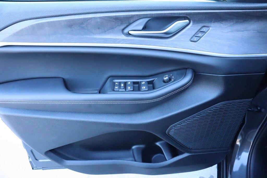 new 2025 Jeep Grand Cherokee car, priced at $49,574