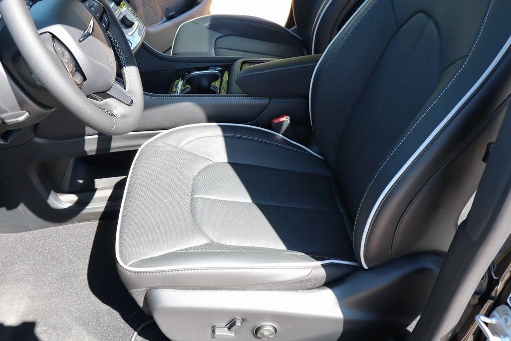 new 2026 Chrysler Pacifica car, priced at $44,737