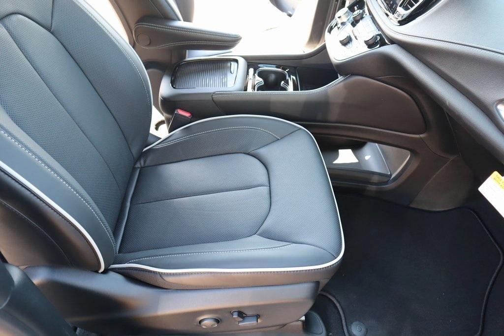 new 2026 Chrysler Pacifica car, priced at $44,737