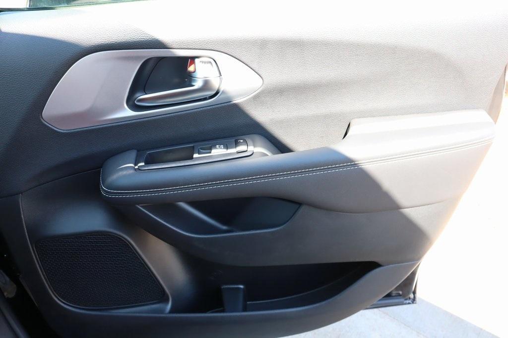 new 2026 Chrysler Pacifica car, priced at $44,737