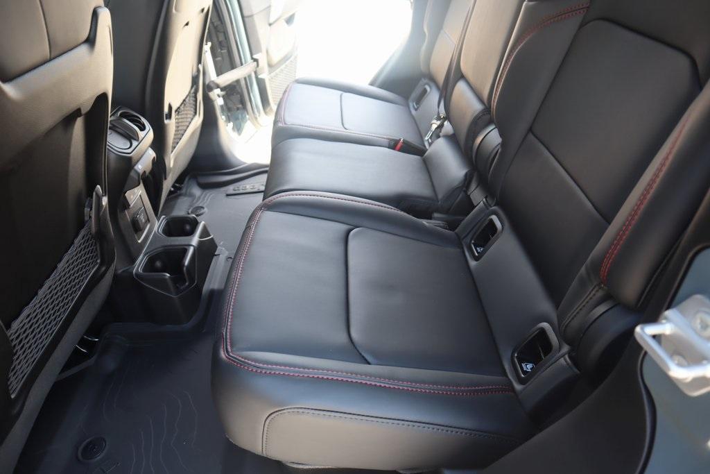 new 2025 Jeep Gladiator car, priced at $50,237