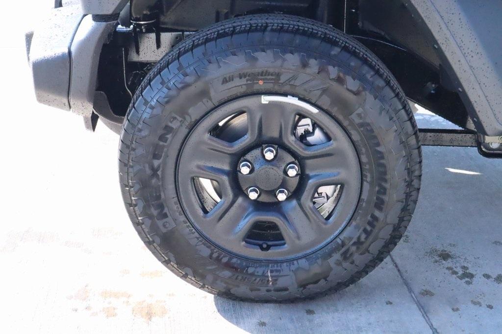 new 2025 Jeep Wrangler car, priced at $37,856