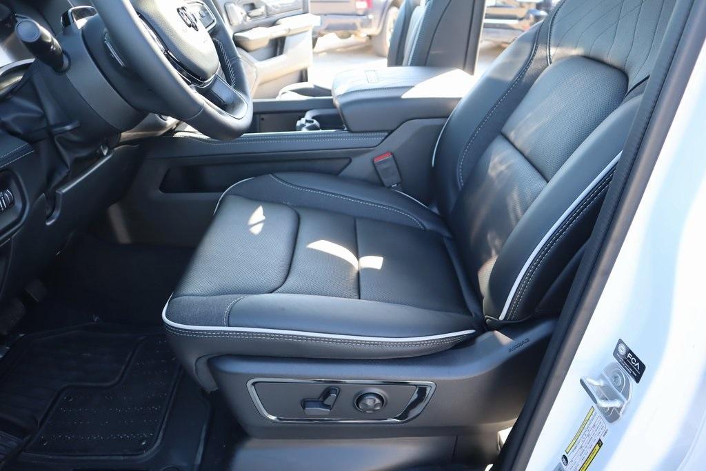 new 2025 Ram 1500 car, priced at $70,281