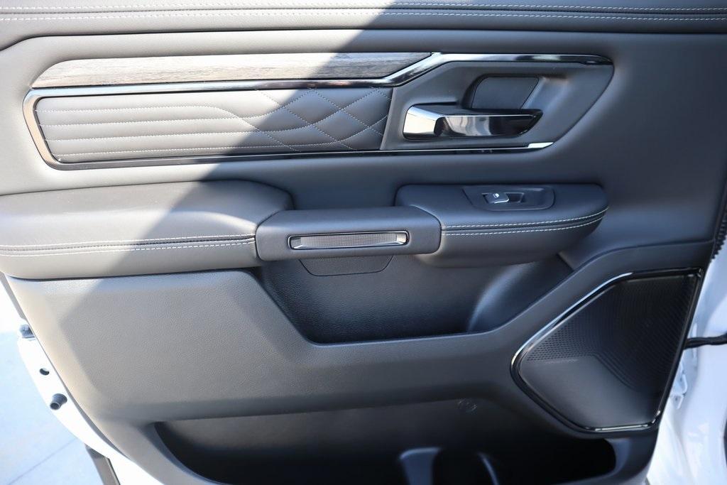 new 2025 Ram 1500 car, priced at $70,281