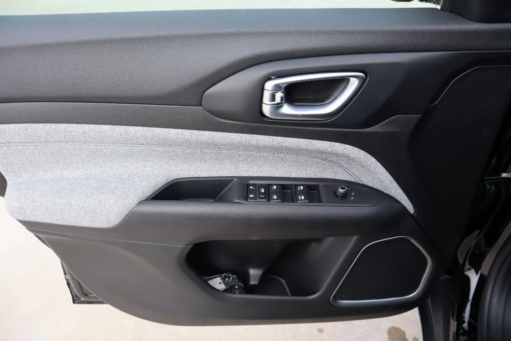 new 2025 Jeep Compass car, priced at $22,347