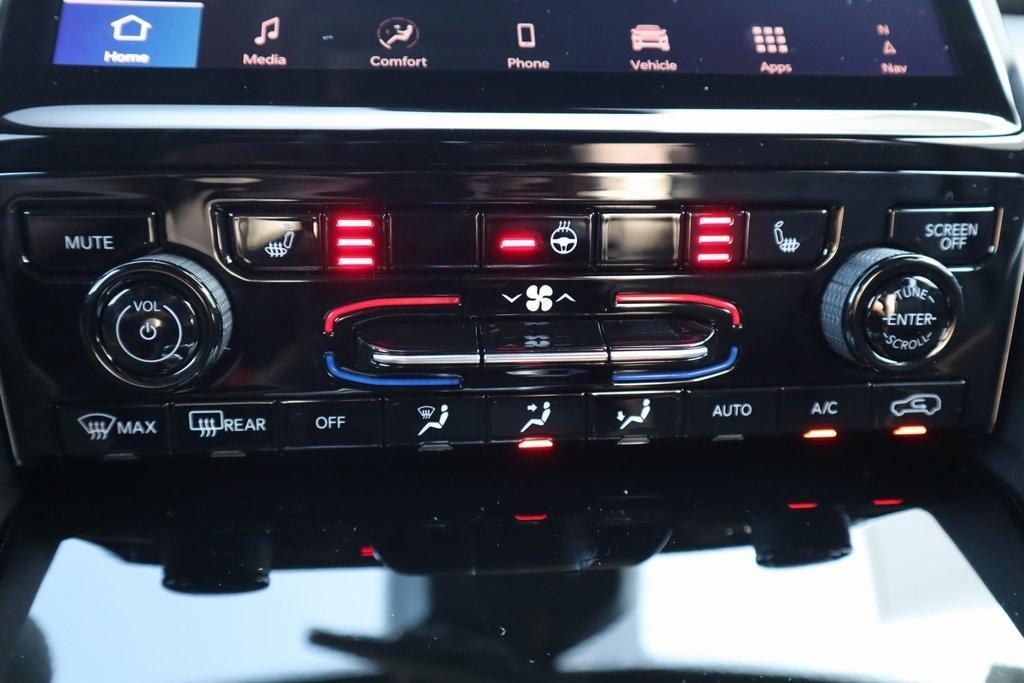 new 2025 Jeep Grand Cherokee L car, priced at $39,739