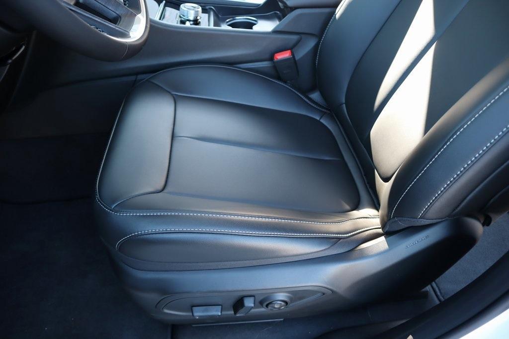 new 2025 Jeep Grand Cherokee L car, priced at $39,739