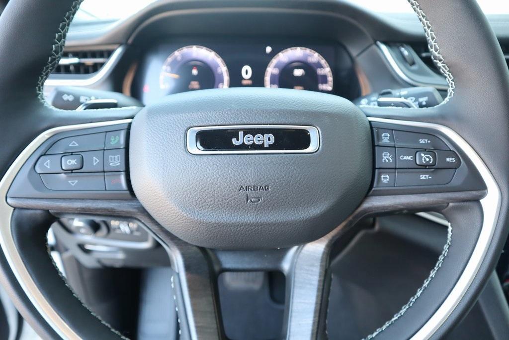new 2025 Jeep Grand Cherokee L car, priced at $39,739