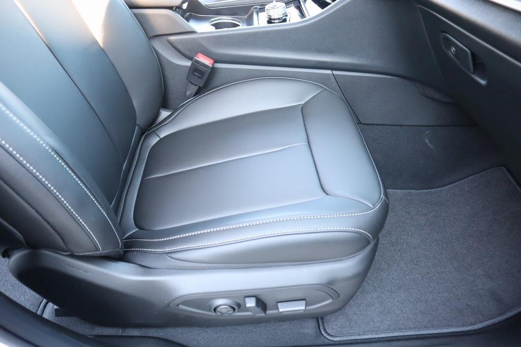 new 2025 Jeep Grand Cherokee L car, priced at $39,739