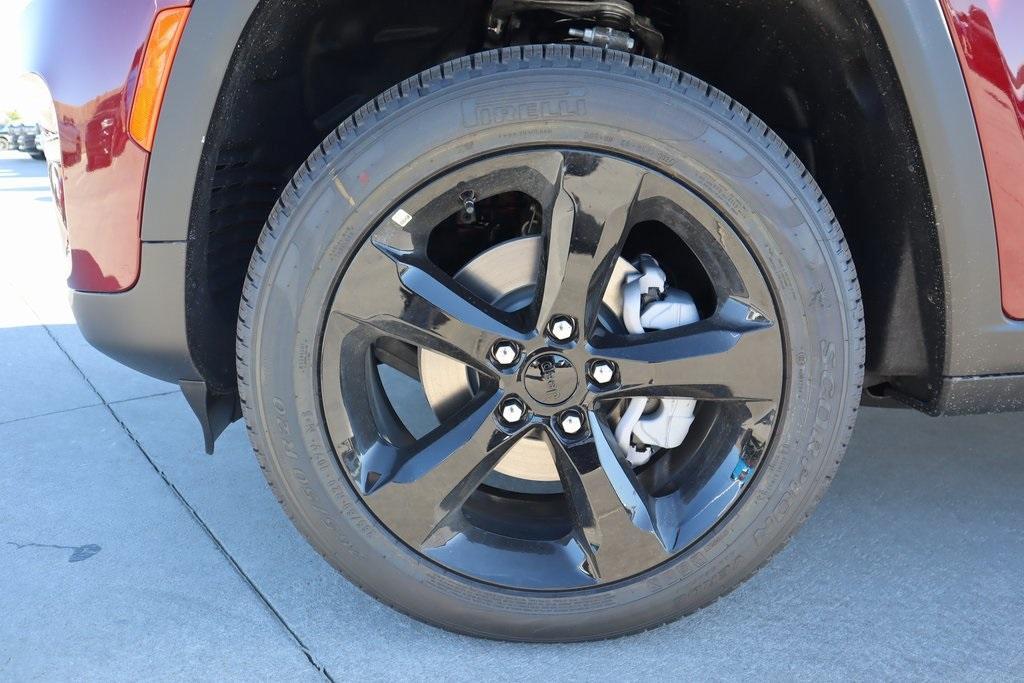 new 2025 Jeep Grand Cherokee car, priced at $41,097