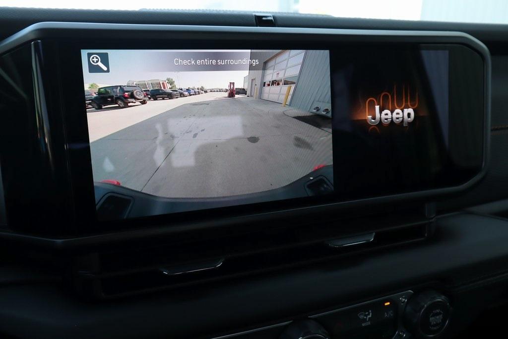 new 2025 Jeep Gladiator car, priced at $45,055