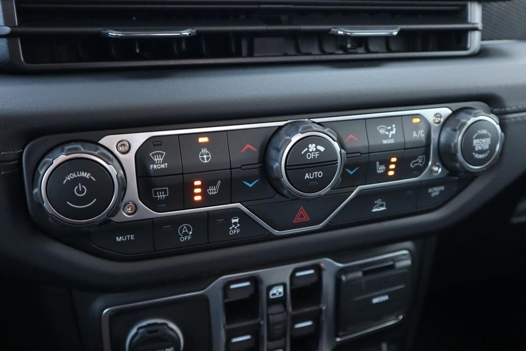 new 2025 Jeep Gladiator car, priced at $45,055