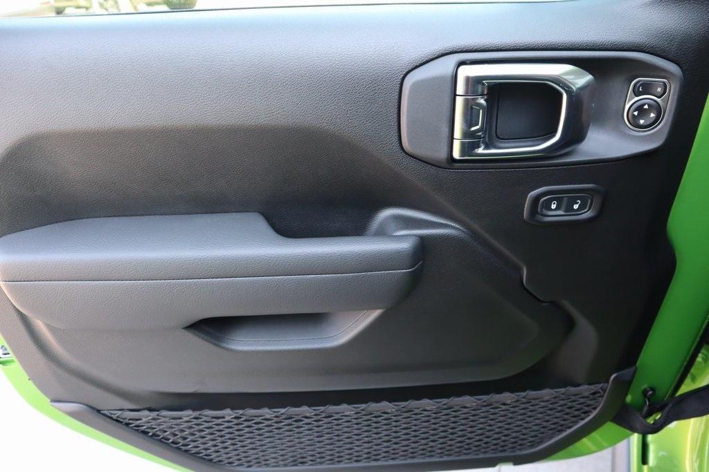 new 2025 Jeep Gladiator car, priced at $45,055