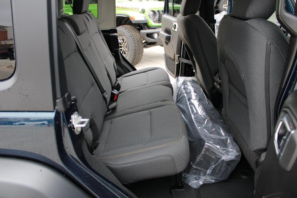new 2025 Jeep Wrangler car, priced at $40,032
